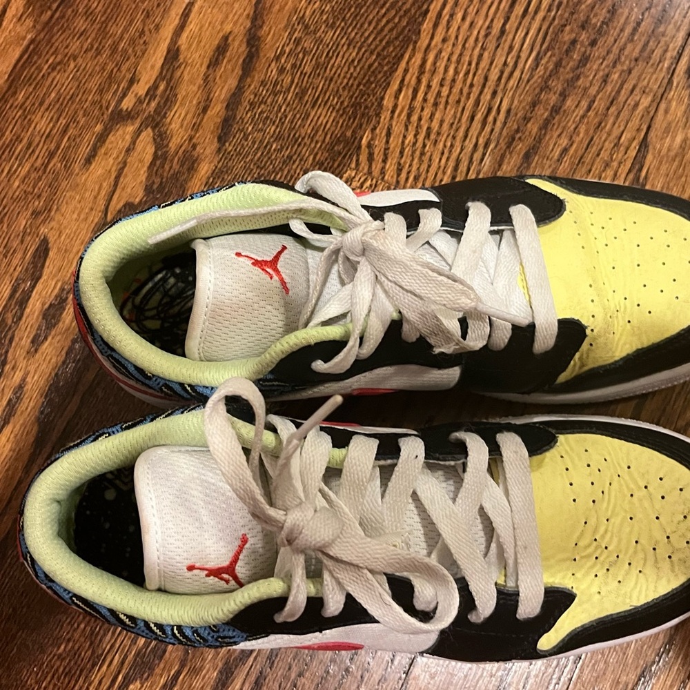 Air Jordan Low Tops Size 6 Y - Picture 4 of 6
